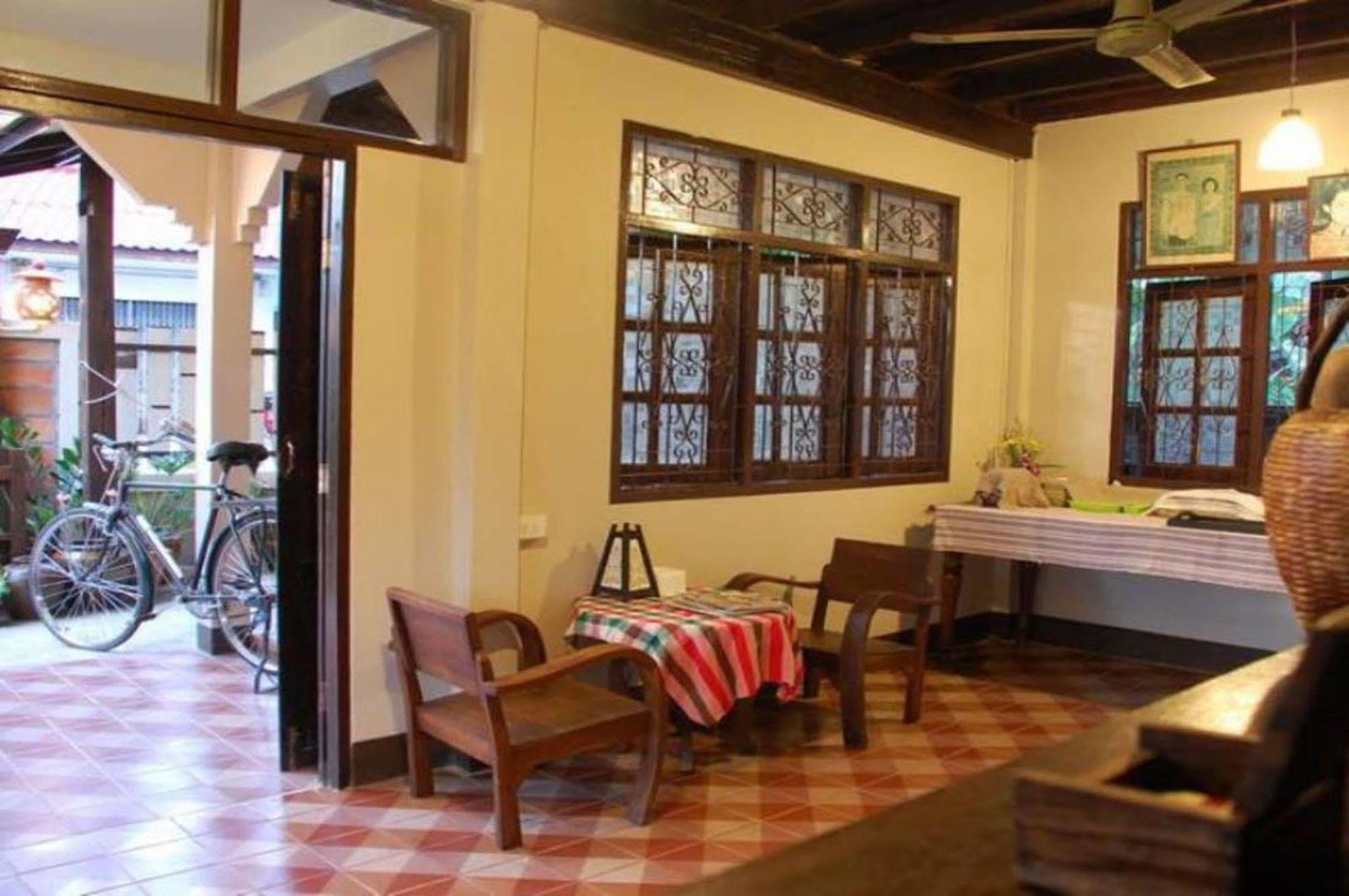 The Outside Inn Ubon Ratchathani Εξωτερικό φωτογραφία