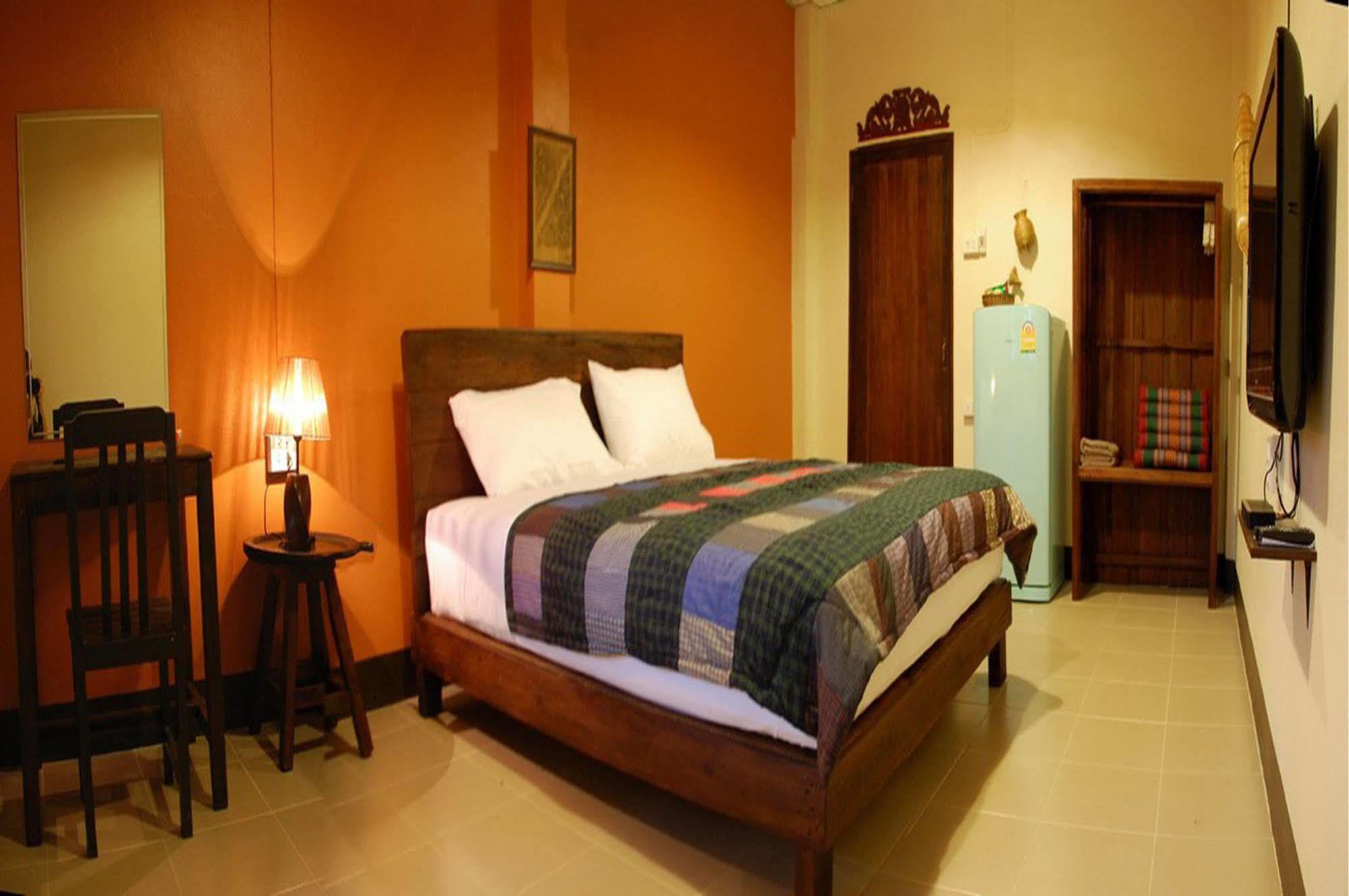 The Outside Inn Ubon Ratchathani Εξωτερικό φωτογραφία