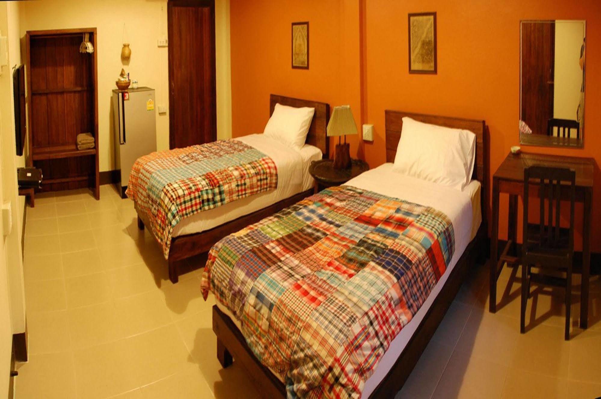 The Outside Inn Ubon Ratchathani Εξωτερικό φωτογραφία