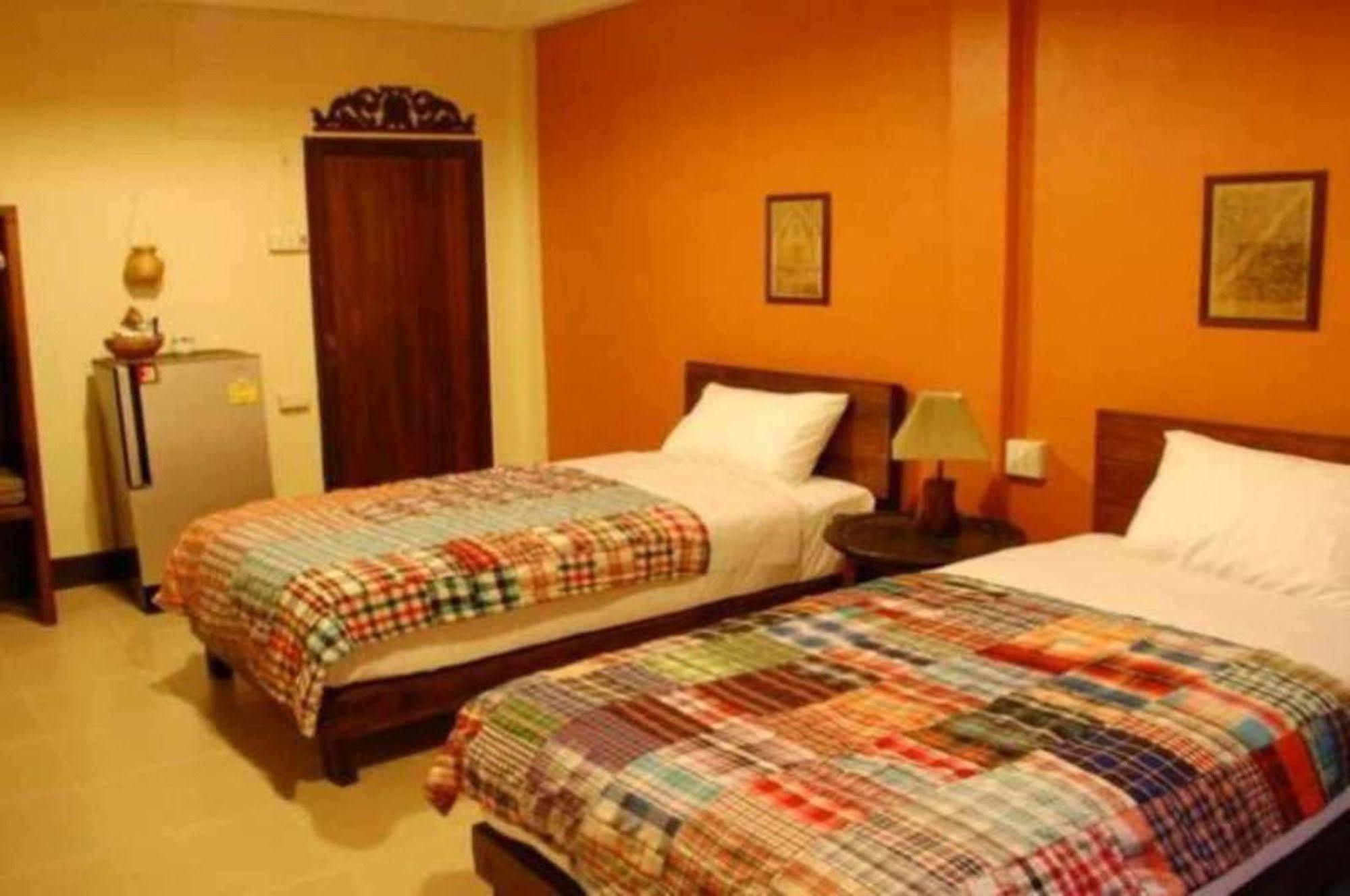 The Outside Inn Ubon Ratchathani Εξωτερικό φωτογραφία